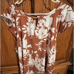 Liz Claiborne short sleeve shirt with gold accent petite xxl